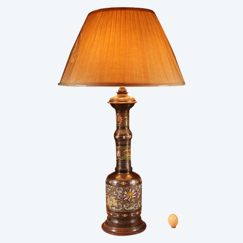  Lampe de table japonaise en bronze Champlevé, impressionnante et originale.