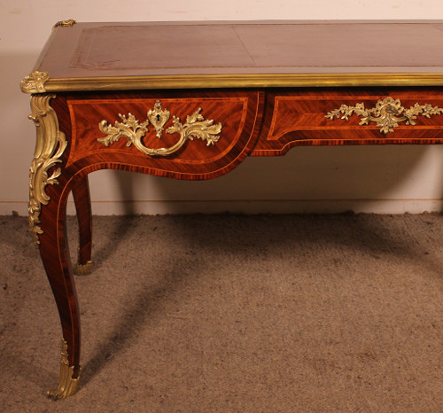 Bureau Plat De Style Louis XV En Bois De Rose