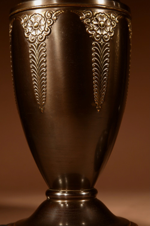 Elegantissima lampada da tavolo olandese in stile Art Nouveau/Art Déco in ottone patinato e lucidato
