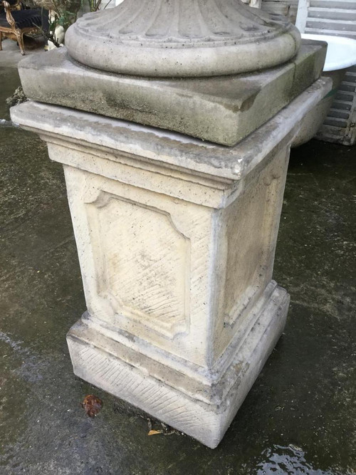 Pair De Vases / Pots Couvert Sur Socles De Style Louis XVI, Décor Têtes De Bélier, Jardin,parc