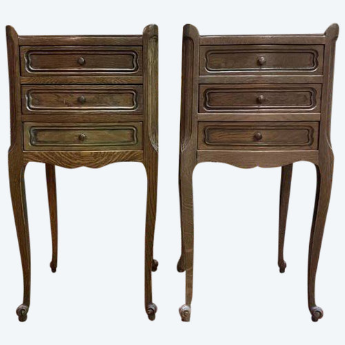 Paire de tables de chevets style Louis XV en chêne 