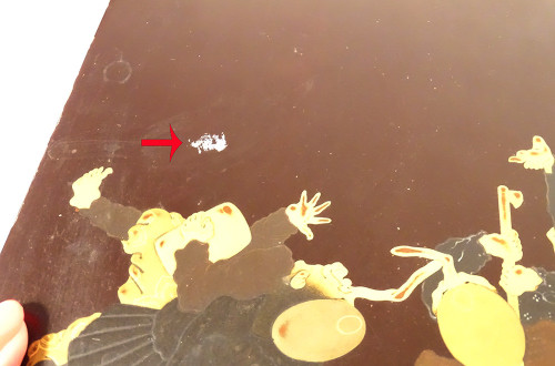 Holzkiste Lackierte Vergoldung Maki-e Figuren Tengu Japan Anfang 20.