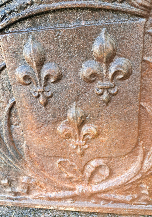 Cast iron fireback decorated with the Royal coat of arms of France dated 1659 19th century