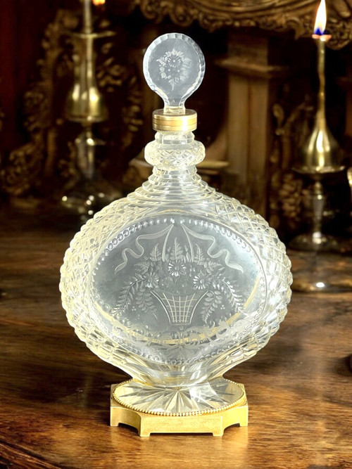 GRANDE CARAFFA IN VETRINA DI DIMENSIONE INTAGLIO (circa 1890) E BRONZO