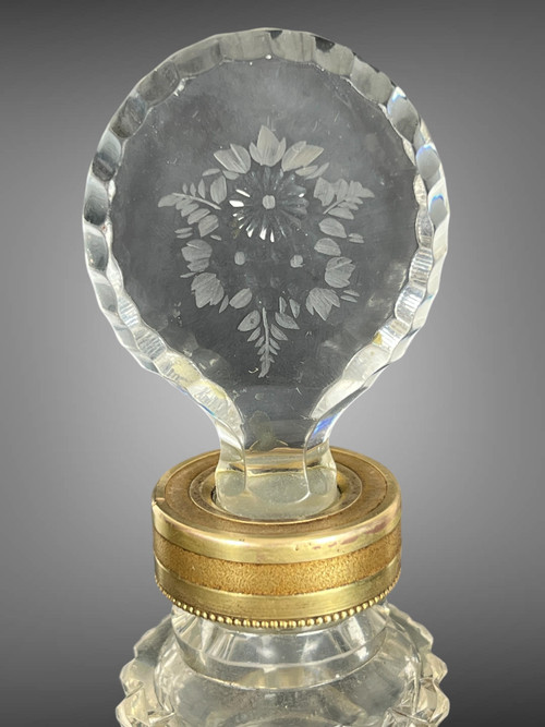 GRANDE CARAFFA IN VETRINA DI DIMENSIONE INTAGLIO (circa 1890) E BRONZO