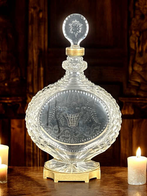 GRANDE CARAFFA IN VETRINA DI DIMENSIONE INTAGLIO (circa 1890) E BRONZO