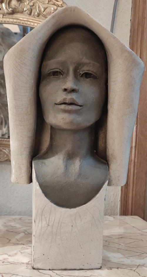 Large female bust in cracked ceramic religious/good sister Signed Stenne.