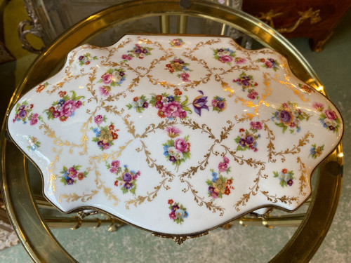 Scatola in porcellana di Limoges, montatura in ottone, XX secolo