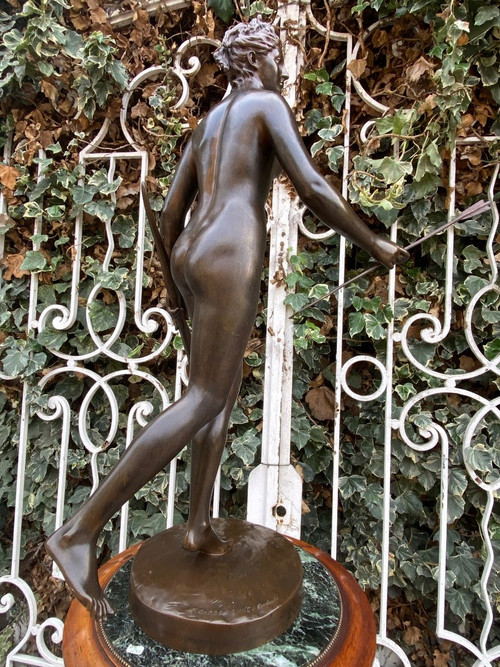 Grande soggetto femminile in bronzo del XIX secolo "Diane Chasseresse" firmato Houdon, fondatore F. Barbedienne