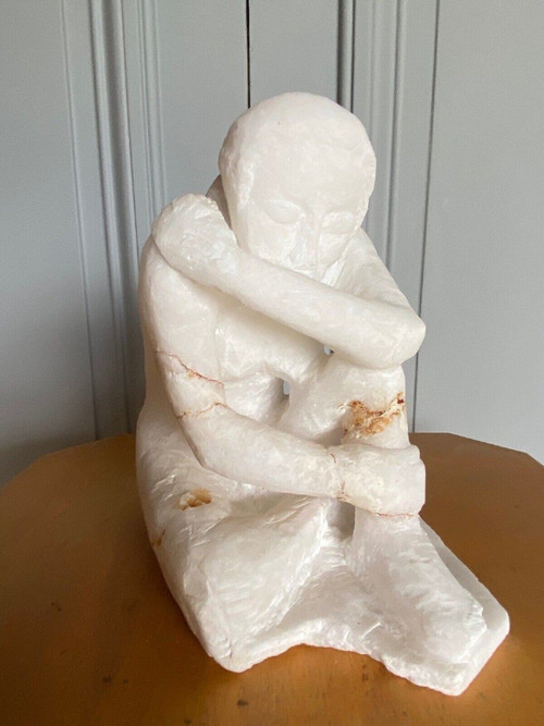 Sculpture en taille directe en pierre onyx femme agenouillée XXe 