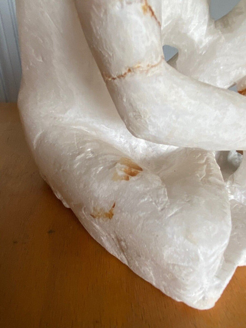 Sculpture en taille directe en pierre onyx femme agenouillée XXe 