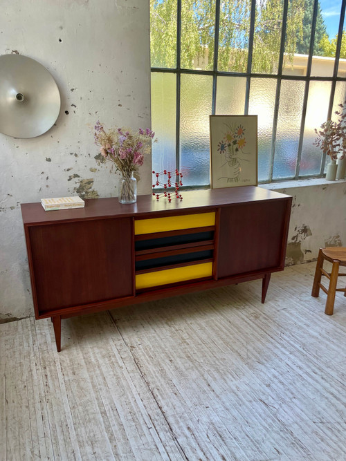 Credenza modernista scandinava in teak con 4 cassetti