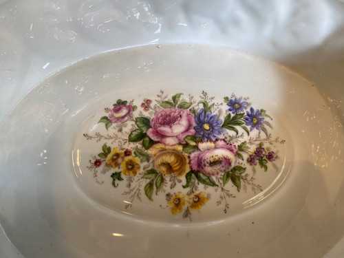 Große Ovale Dose / Box aus Capodimonte Porzellan, 19. Jahrhundert, Szene von Menschen