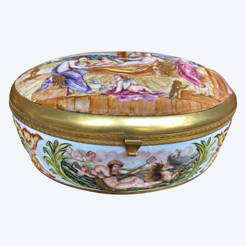 Große Ovale Dose / Box aus Capodimonte Porzellan, 19. Jahrhundert, Szene von Menschen
