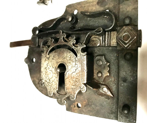 Serrure et sa clef en fer forgé   héraldique royauté noblesse 16/17ème