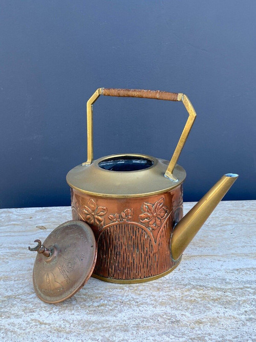 Samovar Art Nouveau Arts and Crafts 1900 laiton et cuivre