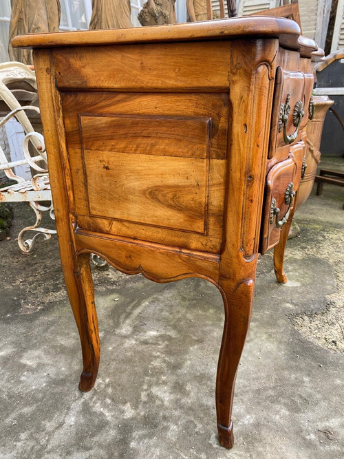 Commode rustique De Style Louis XV En Noyer Massif, Vallée Du Rhône, XXème Siècle
