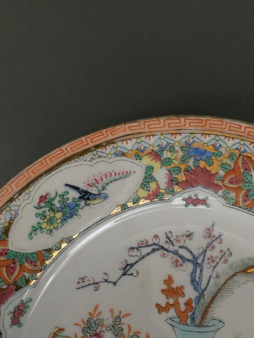 Piatto piano Cina 1900 timbro rosso decoro floreale