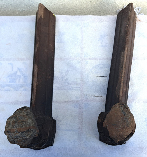 Coppia di alari da camino, busto di donna del XIX secolo