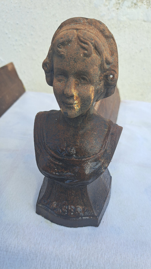 Coppia di alari da camino, busto di donna del XIX secolo