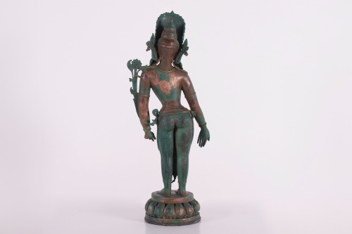 Indra in piedi, Nepal.