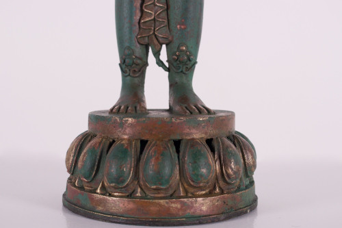Indra in piedi, Nepal.