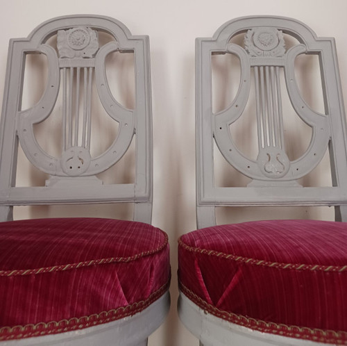 France, Louis XVI period - pair of lyre chairs, relacquered and maddered silk velvet