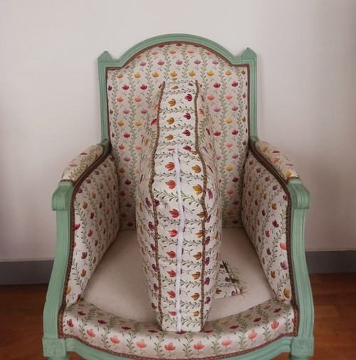 Rhône Valley, Louis XVI period - ample bergère à la reine - restored, Lelièvre silk