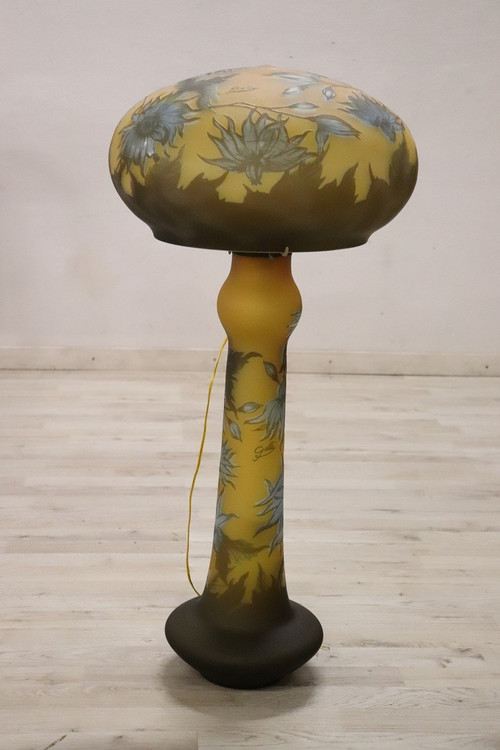 High Table Lamp in Cameo Art Glass