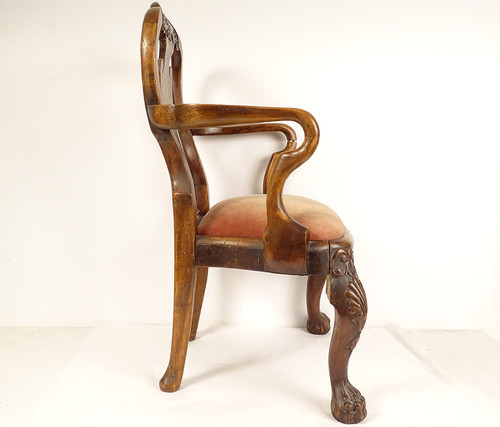 Fauteuil d'enfant Anglais Chippendale Noyer Sculpté Coquilles Griffes XIXè