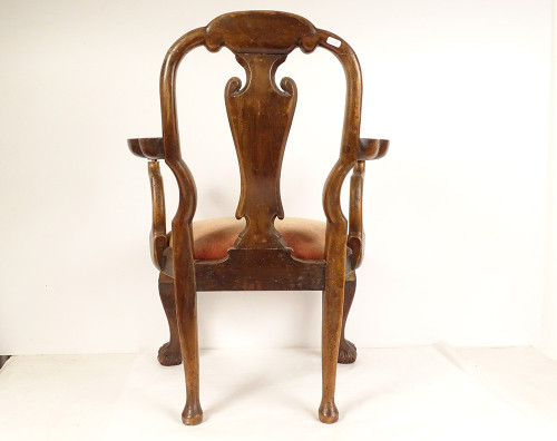 Fauteuil d'enfant Anglais Chippendale Noyer Sculpté Coquilles Griffes XIXè