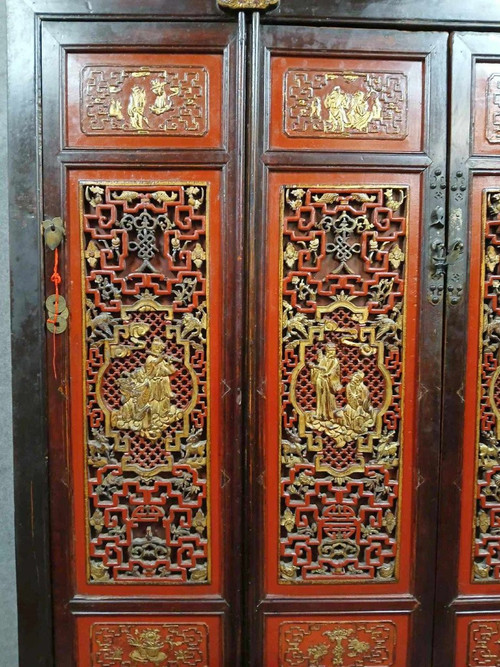 armoire Chinoise en laque rouge datant de la dynastie Qing fin du 19e siècle