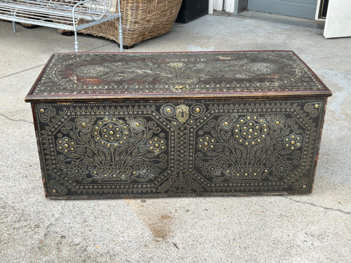 Baule - Coffre De Voyage Riche Decor Clouté Duc d'Antin XVIIIème Siècle
