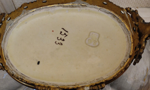 Antica fioriera in ceramica barbottina con ornamenti in bronzo