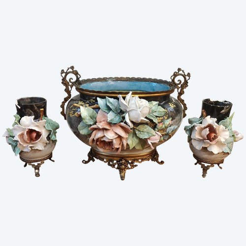 Antica fioriera in ceramica barbottina con ornamenti in bronzo