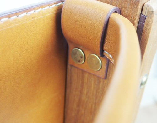 Poltrona in pelle di Jacques Adnet
