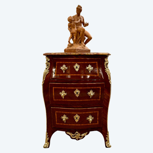 Ricurvo tra due comò in intarsio, periodo Luigi XV 1750 circa