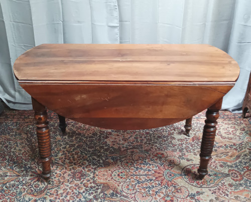 Louis-Philippe-Tisch aus Nussbaumholz