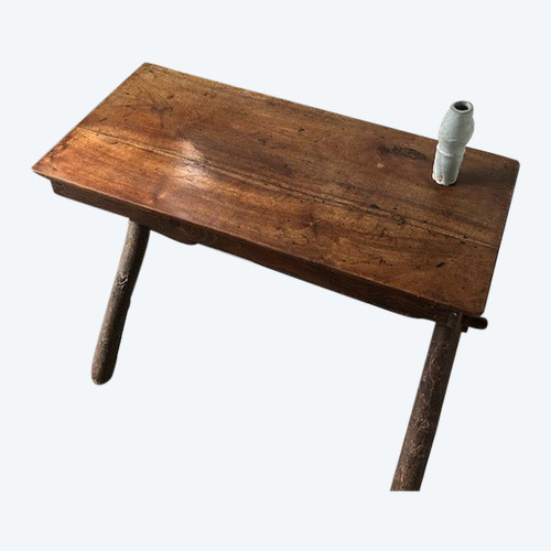 Bureau en noyer massif, art populaire, Savoie, vers 1900