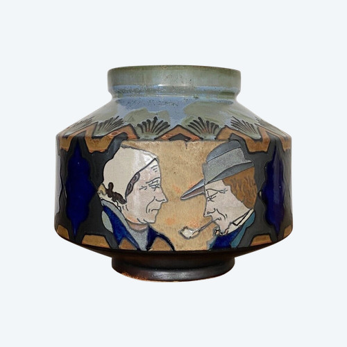 Vase Odetta Quimper Paul Fouillen décor de Bretons