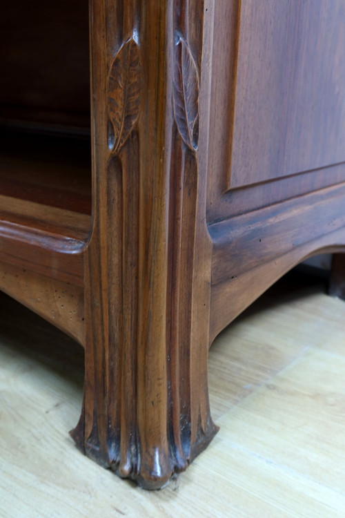 Beistelltisch aus Nussbaum, Jugendstil - 1900
