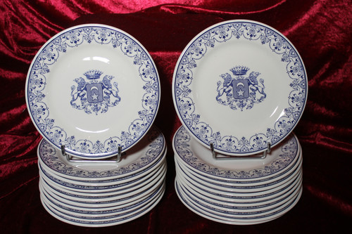 22 Gien earthenware dessert plates with Rouen coat of arms decor. 20th century Perfect condition