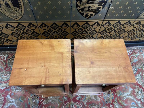 Paire de tables de chevets époque Art Déco dans le goût Louis Philippe