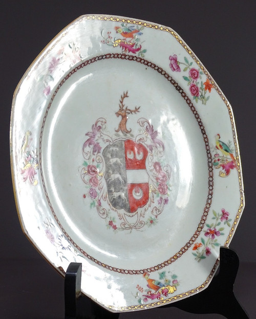 China, 18th Century, Period of the Reign of Emperor Qianlong (1736-1795), Porcelain Plate.