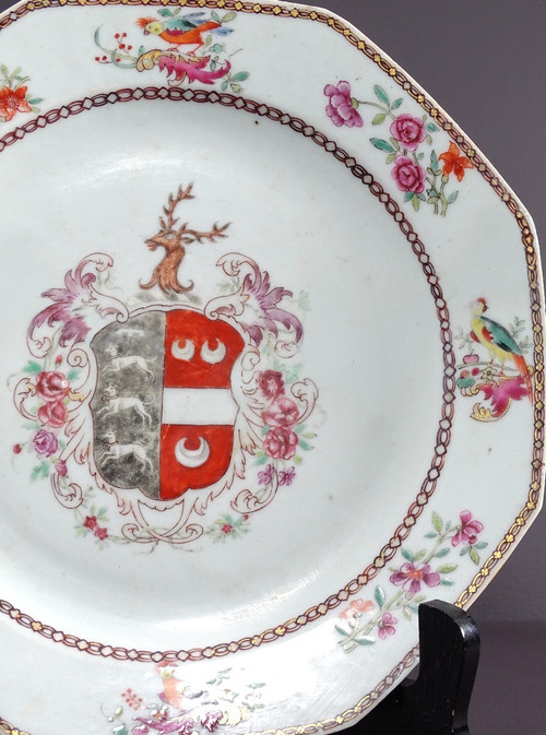 China, 18th Century, Period of the Reign of Emperor Qianlong (1736-1795), Porcelain Plate.