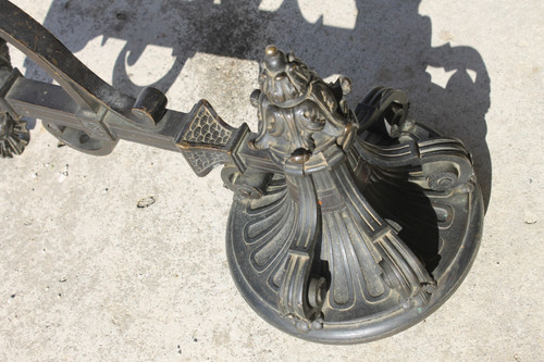 Paar gemeißelte Lampenhalterungen aus Bronze im Louis-XIV-Stil, 19. Jahrhundert