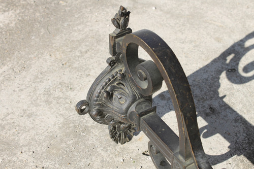 Paar gemeißelte Lampenhalterungen aus Bronze im Louis-XIV-Stil, 19. Jahrhundert