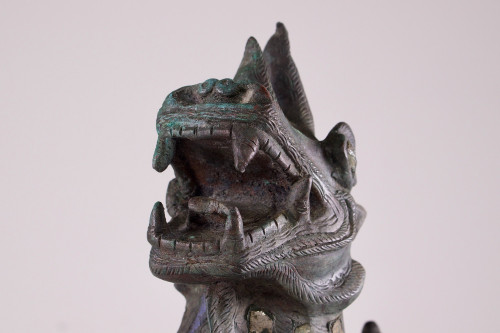 Paire de lions gardiens en bronze.