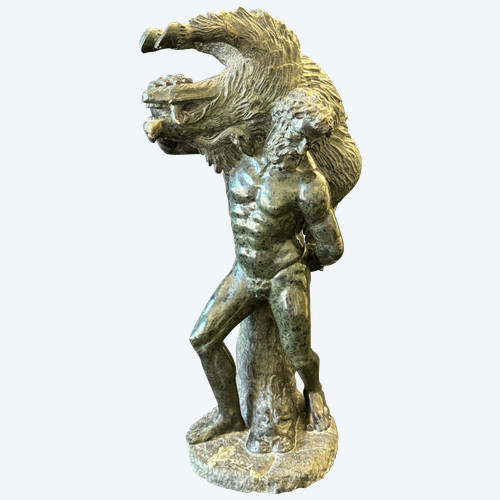 Hercule et le sanglier d'Érymanthe, groupe en marbre du XIXème siècle.