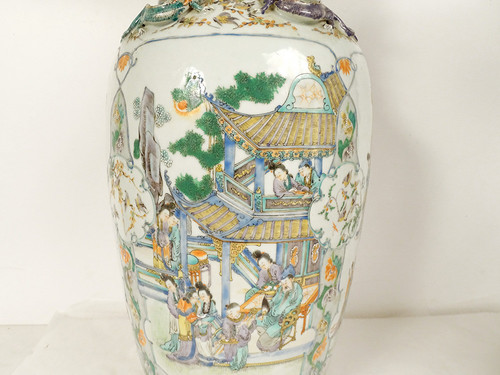 Paire grands vases porcelaine Chine famille verte scène palais dragons XIXè